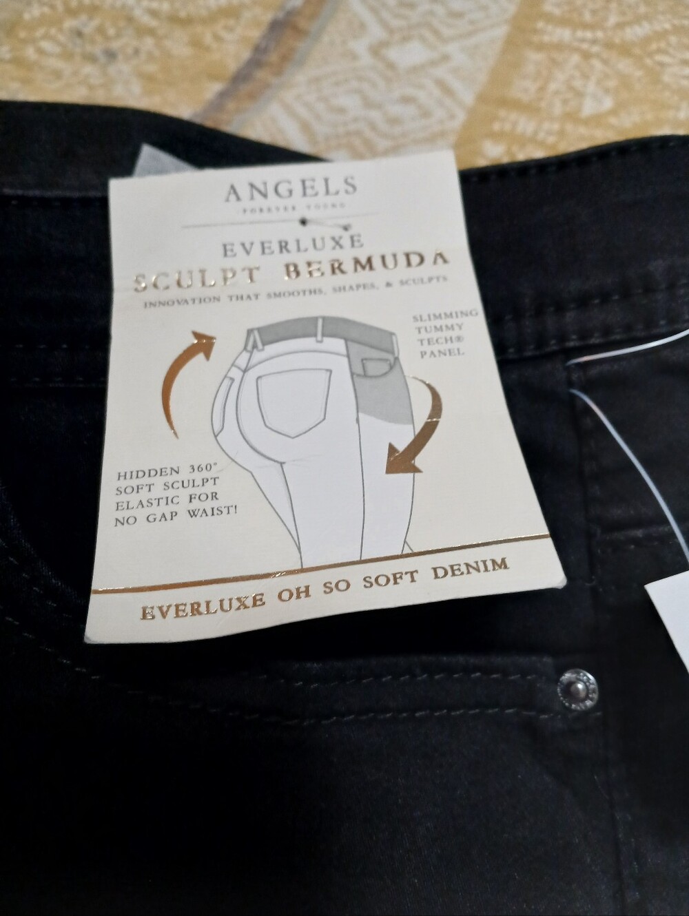 Shorts - Picture 3 of 4